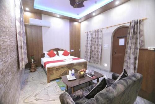 Agra Hotel | Hotel Reshmi In Agra Near Chandrashekhar Park - Best Location