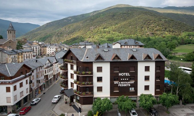 Sort Hotel | Hotel Restaurant Pessets & SPA