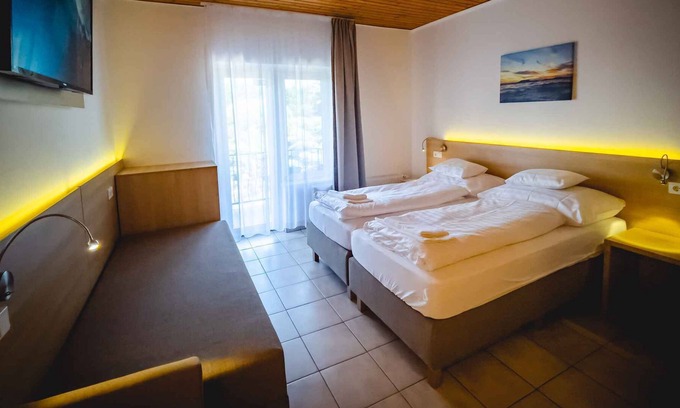 Balatonboglar Apartment | Hotel room in a guest house with panorama and breakfast