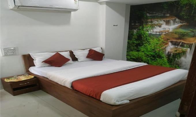 Ahmedabad Hotel | Hotel Shree Sai