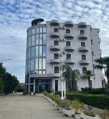 Mbrostar-Urë Hotel | Hotel Silvio