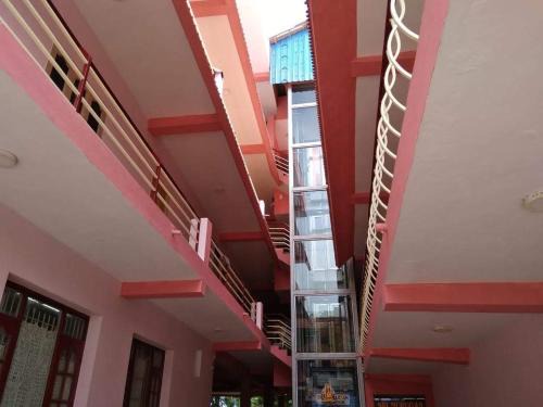 Mahabalipuram Beach Hotel | Hotel Sri Murugan Guest House