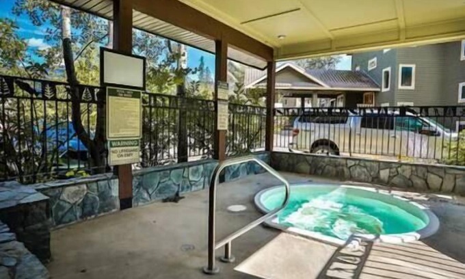 East Kootenay Apartment | Hotel-Style Studio Suite / Hot Tub / Sauna / BBQ
