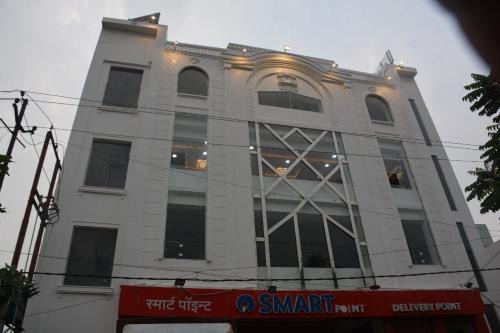 Aligarh Hotel | Hotel The Divine Cloud Inn