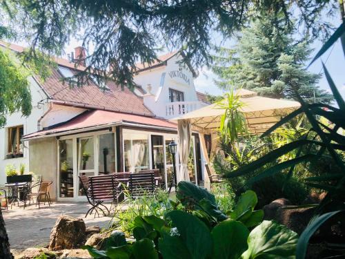 Balatonalmadi House | Hotel Viktória