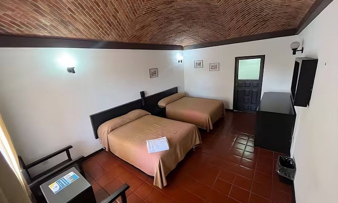 Morelia Hotel | Hotel Villa Capri, 2 camas dobles 4 Huéspedes