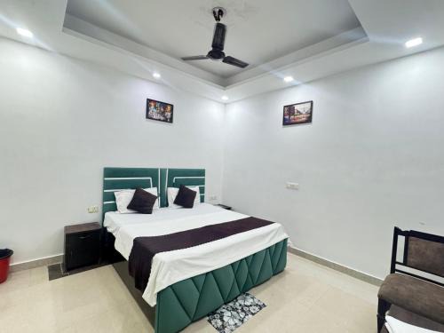 Noida Hotel | Hotel Warm Welcome - Noida Sector 20