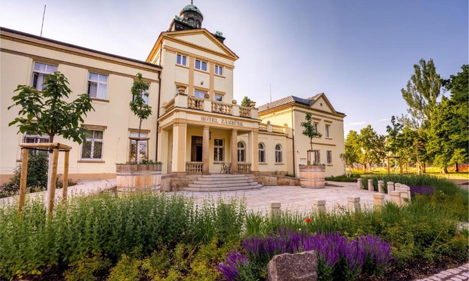Podebrady Hotel | Hotel Zámeček
