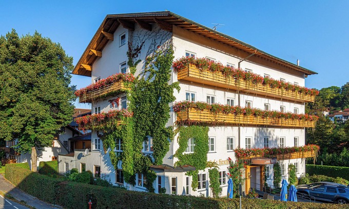 Lam Hotel | Hotel zum Hirschen in Lam