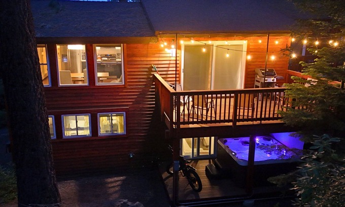 Incline Village Cabin | HotTub, Fireplace, Bunk Room - Fall Family Getaway