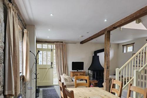 Newton Abbot House | Hound Tor Barn Dartmoor