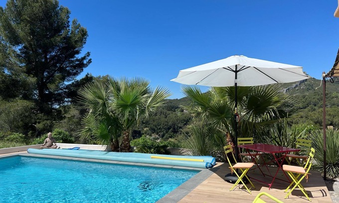 La Treille Villa | House 160m2 at the foot of GARLABAN