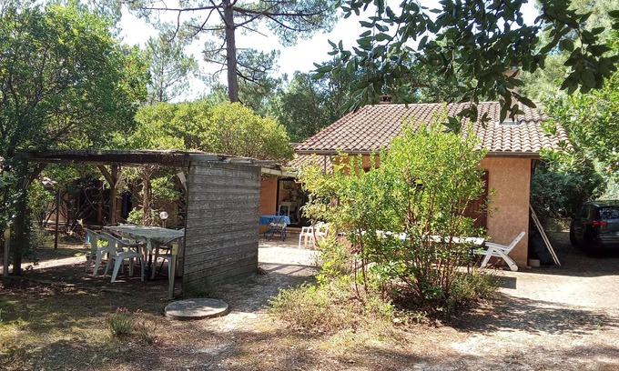 Lit-et-Mixe House | House 170m2, in quiet contis south, 700m from the beach. Cycle path 30 m away.