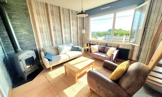 Wimereux Villa | House 1km from beach, terrace, fireplace, games