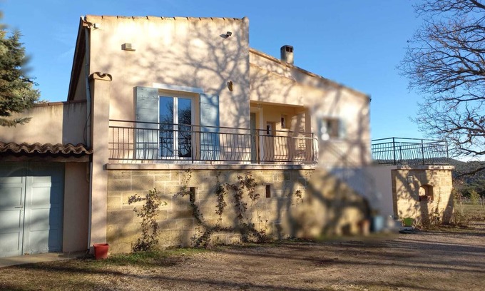 Lourmarin Villa | House 2 steps from lourmarin in absolute calm with swimming pool and pool house