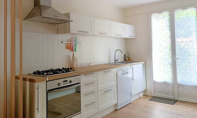 Fleury House | House 200 meters from the Beach, Saint Pierre La Mer 10INAV5