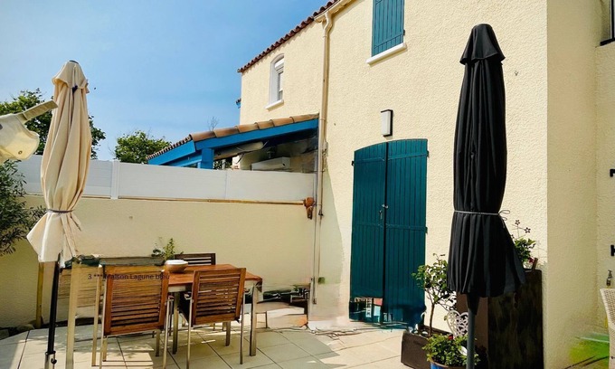 Gruissan Villa | House 3 *, chic by the sea 1 min walk to the beach "Grazel" newly renovated