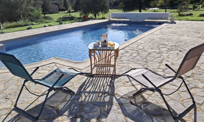Les Vans Villa | House 6/8 persons (10 max), with swimming pool, garden 4800m2, les vans Sud Ardèche