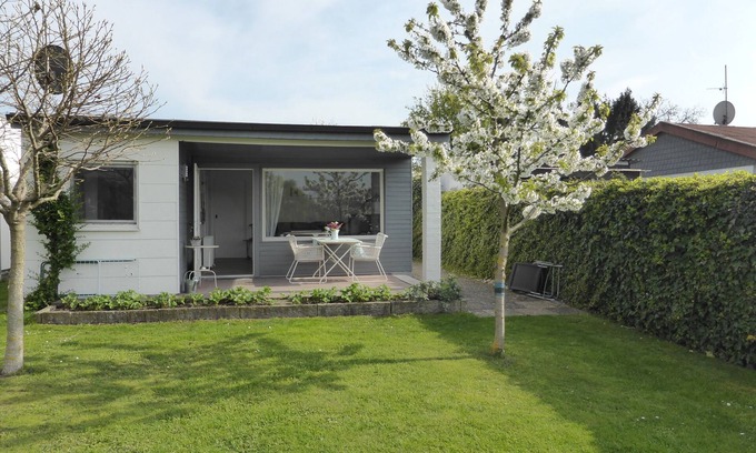 Ketsch House | House at the lake with its own lake plot very quiet