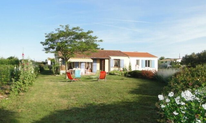 Saint-Denis-d'Oleron House | House bungalow with garden and terrace, 1100m2 property, 8 person,