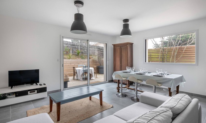 Saint-Michel-Chef-Chef Ski Chalet | House by the sea - 15m from the beach