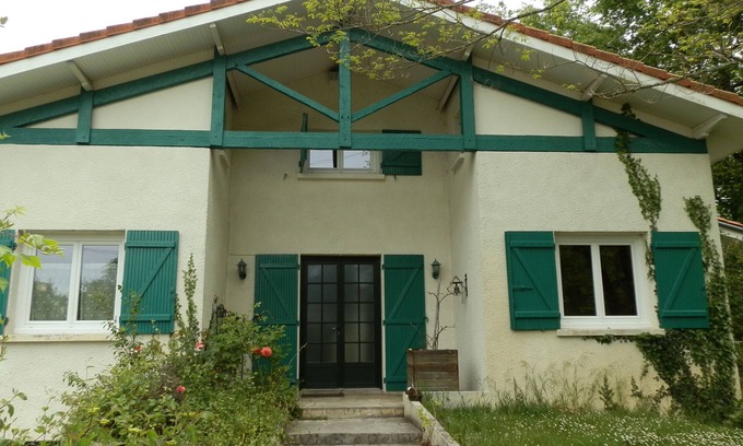 Leognan House | House by the River Near the Bay and Bordeaux