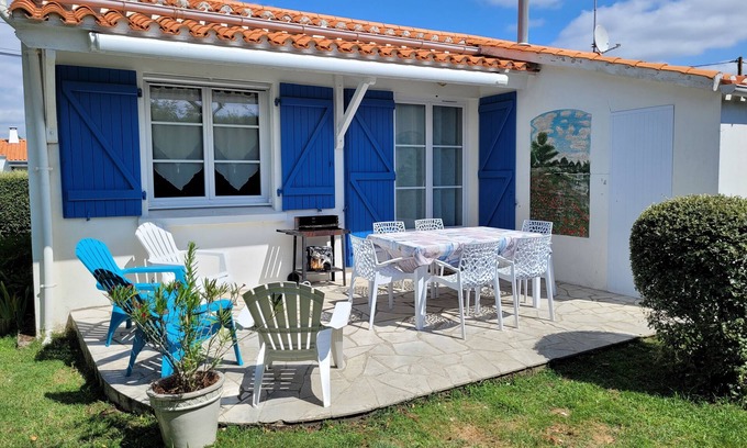 Saint-Hilaire-de-Riez House | House close to the ocean with fully fenced garden accepting pets.