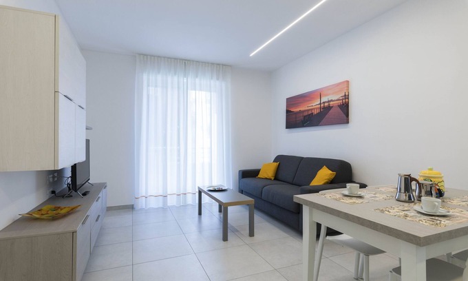 Alassio Apartment | House ESEDRA - " 1 " air conditioning, wifi, parking, tv led 40" - 100mt sea
