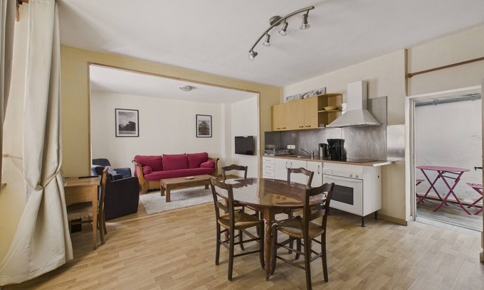Sarlat-la-Caneda Ski Chalet | House for 4 with terrace in the city center