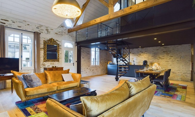 Saint-Gilles-Croix-de-Vie Ski Chalet | House Floréal in the heart of St-Gilles for 6 - Jacuzzi