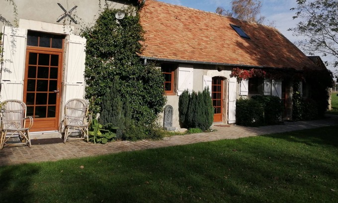 Villaines-sous-Malicorne House | House in the countryside near Zoo de la Flèche