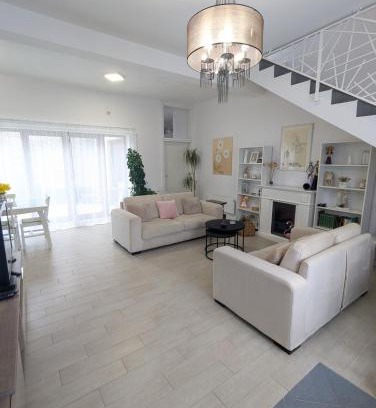 Zemun House | House in Gardos