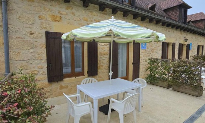 Domme Cottage | House in La Roche with Wifi and garden, 3 km from Cénac