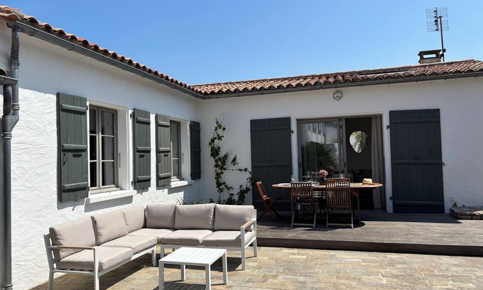 La Couarde-sur-Mer House | House in the heart of the village 3* 450 m from the beach Large sunny courtyard Parking
