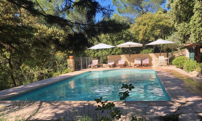 Pierrevert House | House in the Luberon, Provence, hiking, pool, views and privacy; near golf