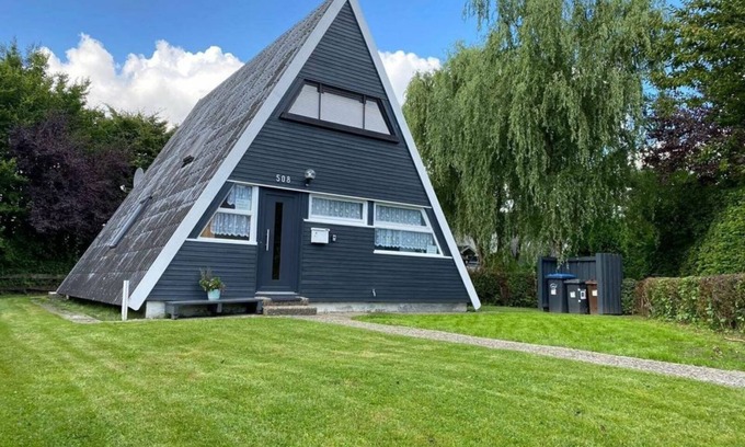 Damp House | House m.WLan, Sky, near the beach, renovated, dogs welcome, fully fenced