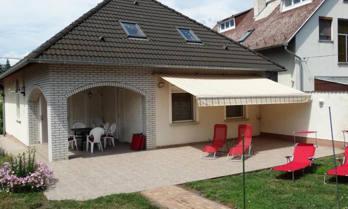 Velence Apartment | House Magnolia