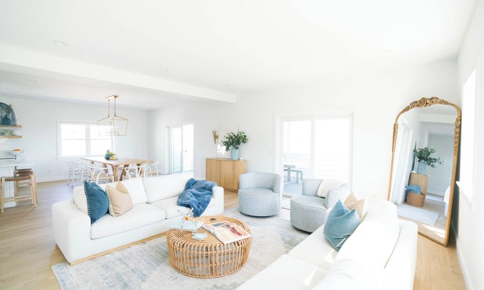 Eastward Look House | House of Blues | 8BD/4BA