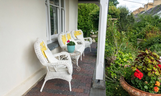 Newcastle Emlyn House | House of Brohedyn