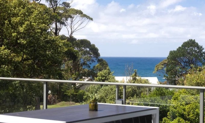 Mollymook House | House of Views Summar