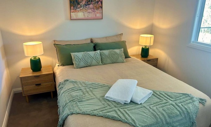 Wodonga Apartment | House on the Hill - with VRBO