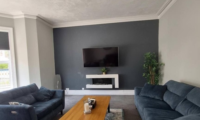 Llandudno House | House - Sleeps upto 20 people