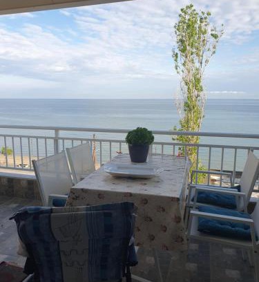 Neoi Epivates Apartment | House Thalassa