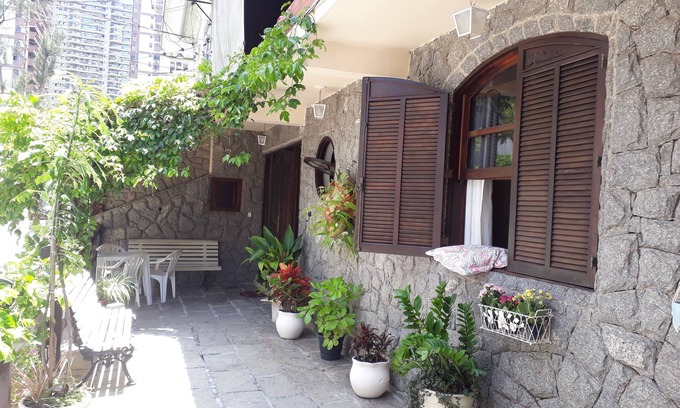 Barra da Tijuca House | House with 5 bedrooms on Avenida da Praia da Barra, in a gated community