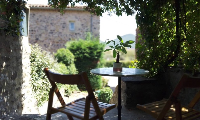 Octon House | House With Courtyard 15min Walk From Lake Salagou