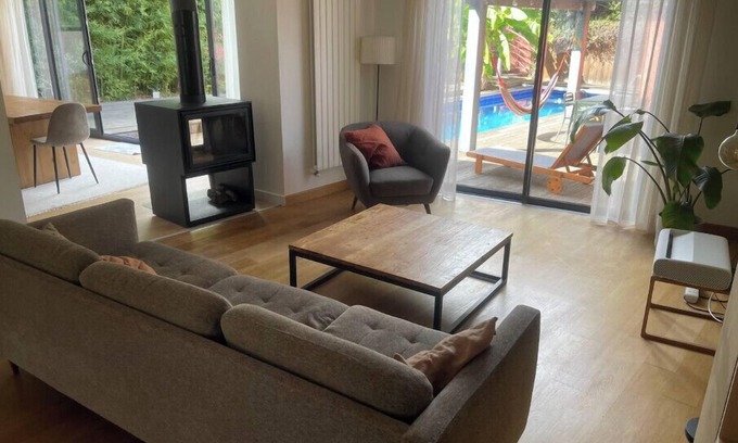 Toulouse South-East House | House with large private pool + independent studio