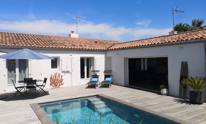 Saint-Martin-de-Re House | House with private pool, 3 bedrooms, 3 bathrooms in the heart of Saint-Martin