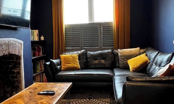 Harrogate House | House With Private Garden Near The Stray