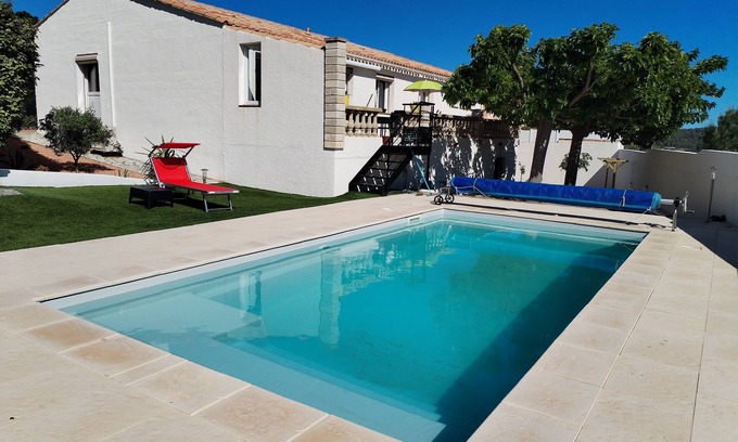 Roches Grises House | House with private pool near Etangs de Bages