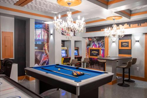 Loughman House | House with Private Pool SPA Game Room in Resort